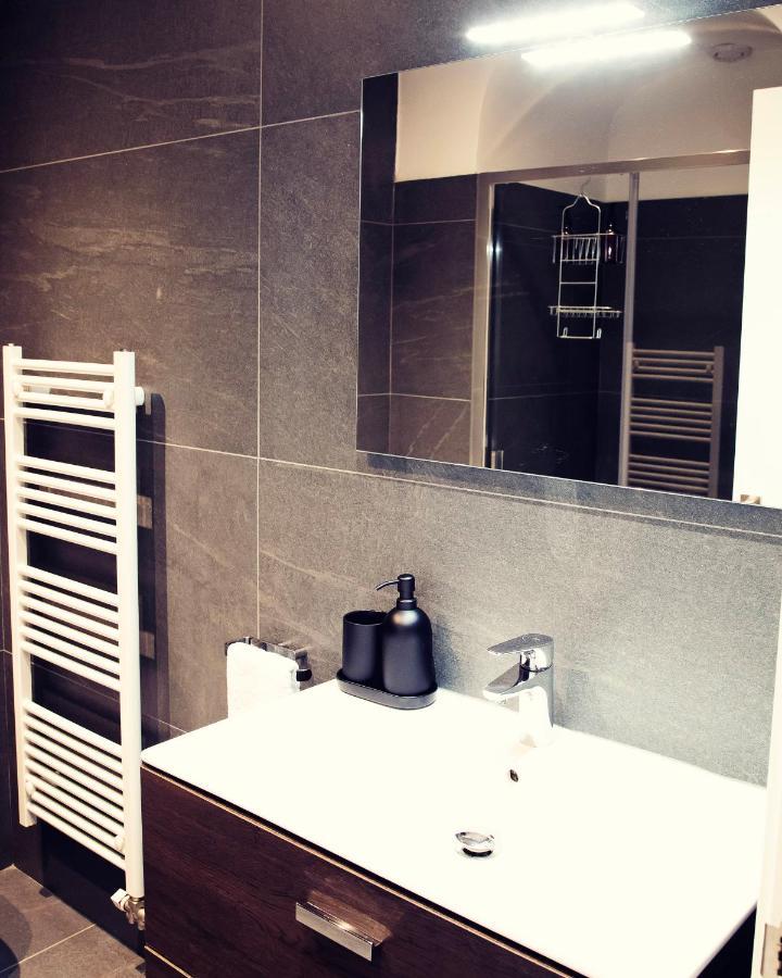 The Riverside Lodge Cozy And Spacious Apartment Gerona Buitenkant foto